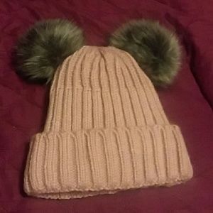 BNWOT cute pink faux fur pom pom beanie